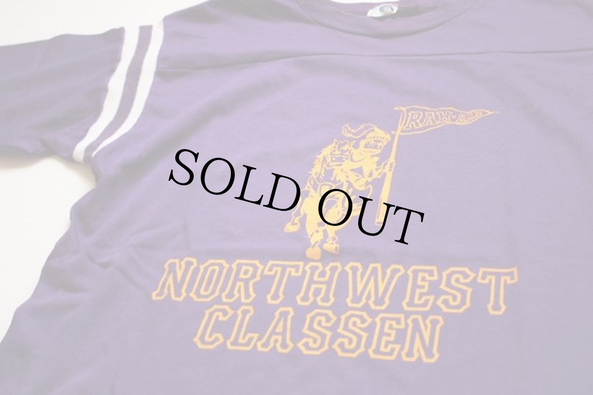 画像2: 70s USA製 ARTEX 騎士 フットボールTシャツ 紫 M (2)