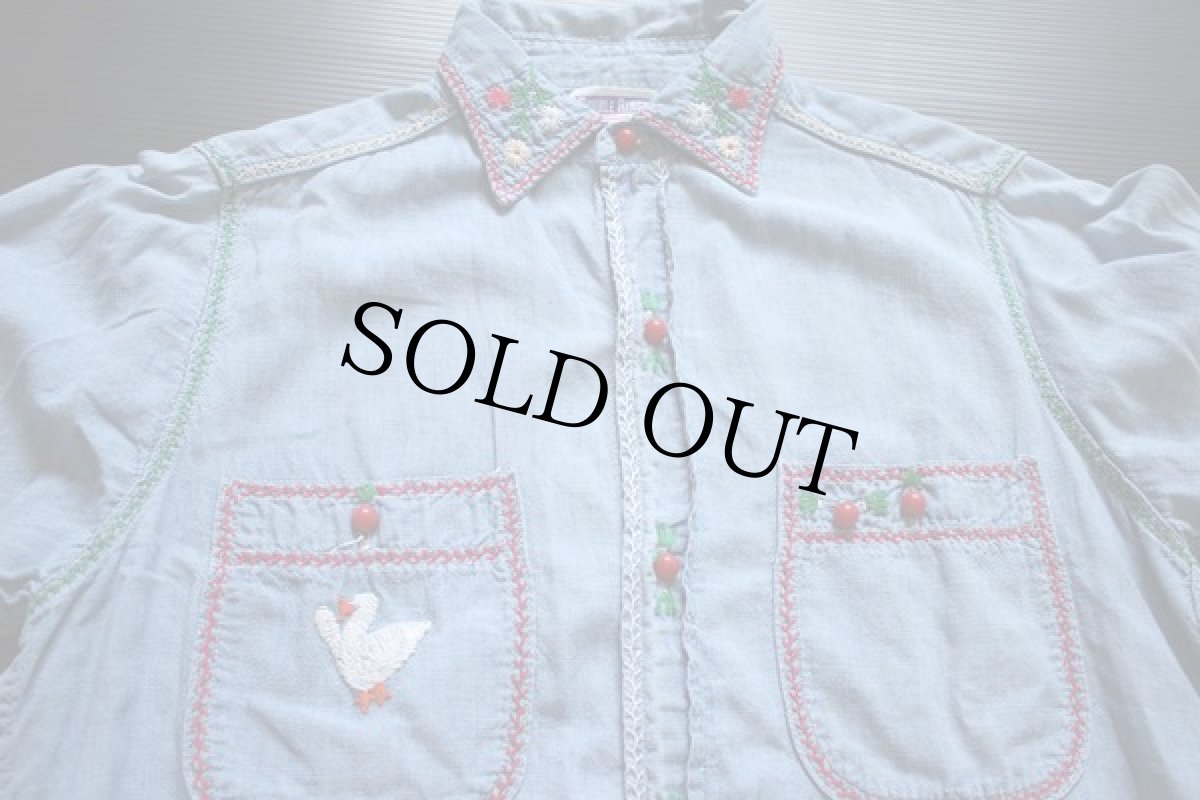 画像2: 60s DOUBLE RINGER 刺繍入り コットン シャンブレーシャツ (2)