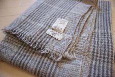 画像1: ビンテージ スコットランド製 Islay Woollen Mill チェック ウール ブランケット (1)