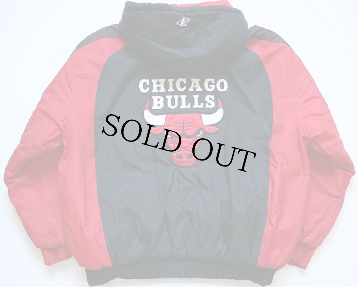 画像1: 90s CHICAGO BULLS シカゴ ブルズ 中綿入り ナイロンパーカー XL (1)