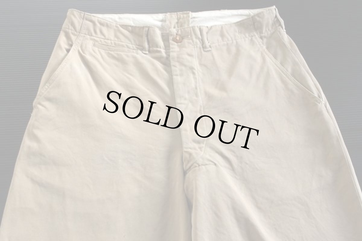 画像2: 40s 米軍 U.S.ARMY M-43 ガスフラップ コットン チノパンツ カーキ w32 L31 (2)