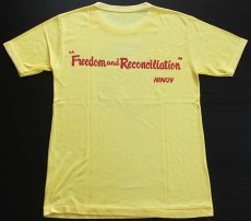 画像2: 70's ニノイ アキノ 染み込みプリントTシャツ 黄 (2)