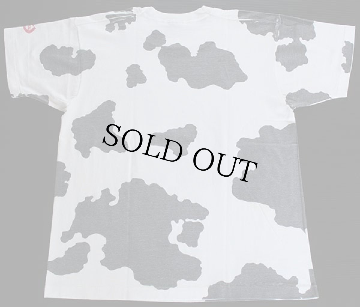 画像2: 90s USA製 牛柄 オールオーバープリント Tシャツ 白x黒 L (2)