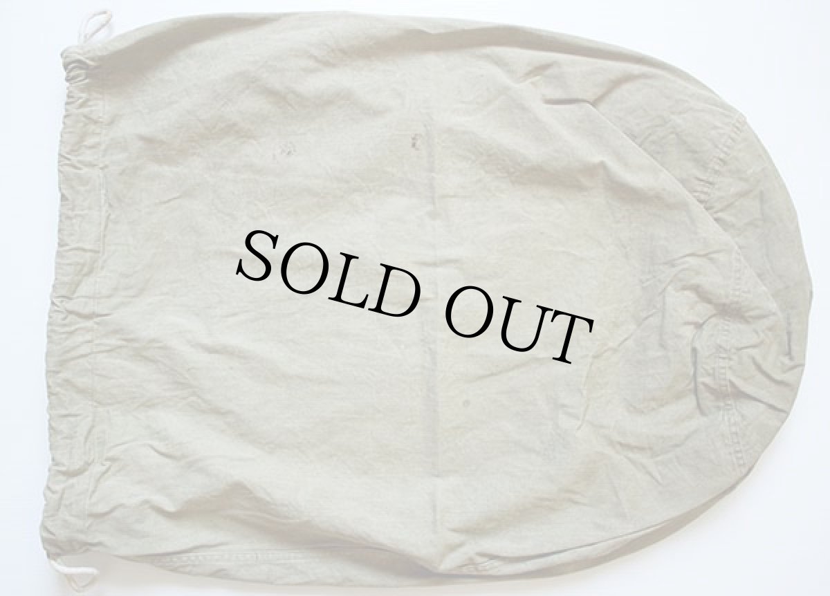 画像2: 40s 米軍 ステンシル バラックバッグ カーキ★ランドリーバッグ (2)