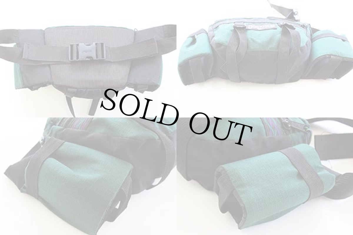 画像2: 90s USA製 JANSPORTジャンスポーツ チロリアンテープ ナイロン ボトルホルダー ウエストバッグ 緑 (2)