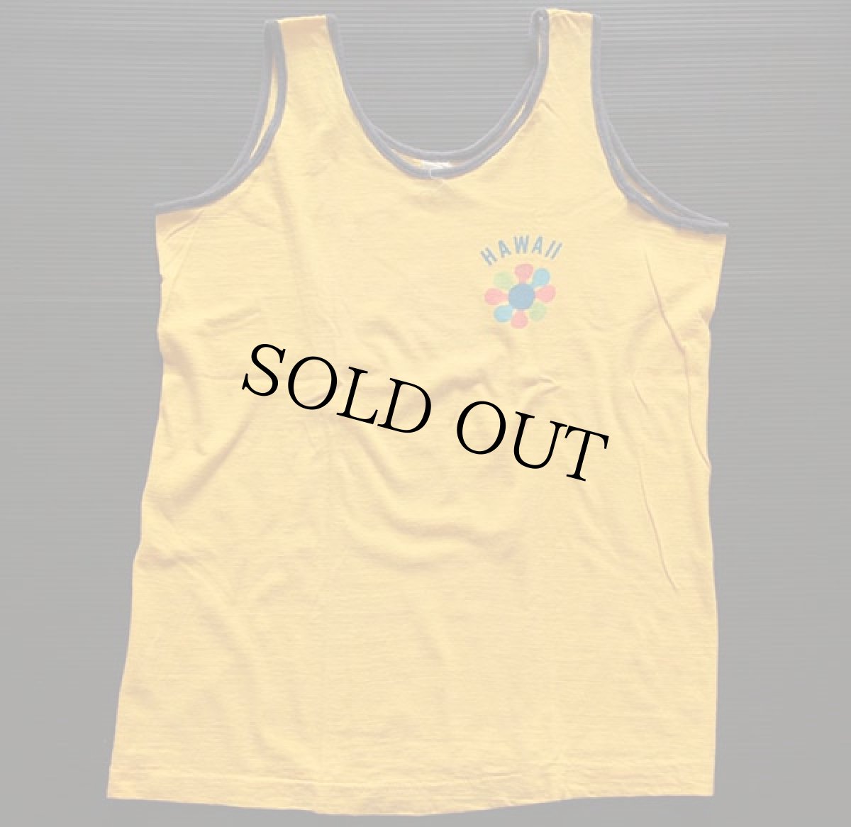 画像2: 70s HAWAII 染み込みプリント タンクトップ 黄 (2)