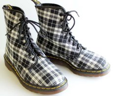 画像1: 英国製 DR.MARTENSドクターマーチン 8ホールブーツ チェック 黒×白 UK5 (1)