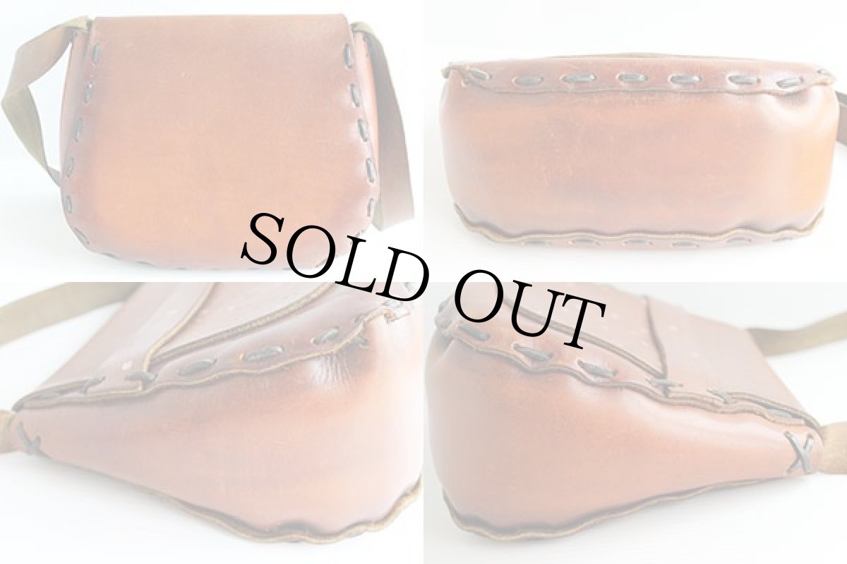 画像2: 70s 花柄 カービング ペイント レザー ショルダーバッグ 茶 (2)