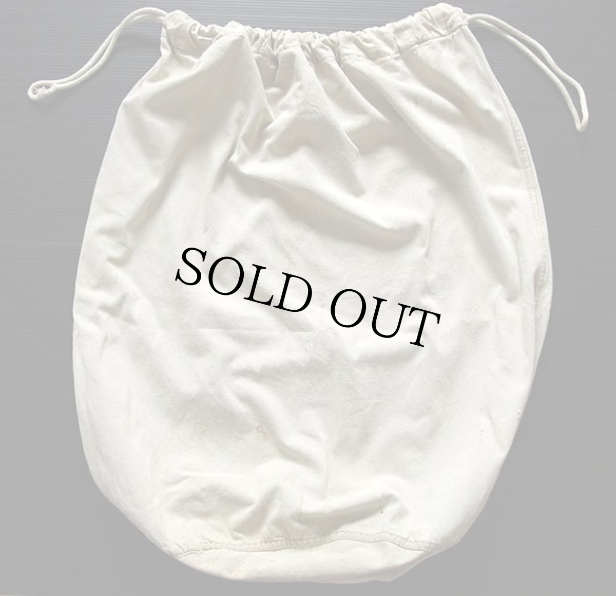 画像2: 40s 米軍 ステンシル バラックバッグ カーキ★ランドリーバッグ (2)