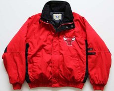 画像1: 90s LOGO7 BULLS シカゴ ブルズ 中綿入り ナイロンジャケット 赤×黒 L (1)