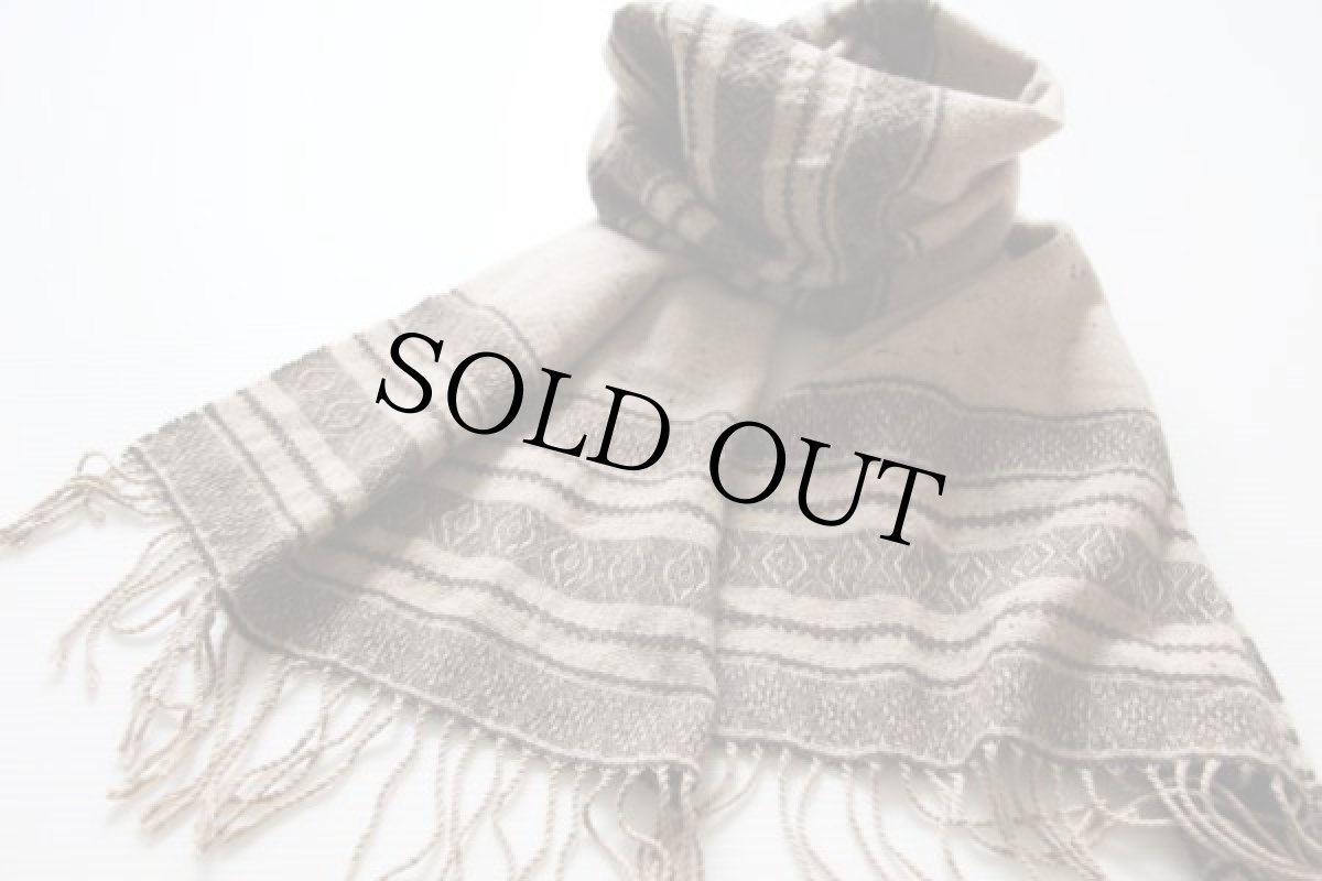 画像2: フォークロア柄 ネップ入り アルパカ混 ウール ストール (2)