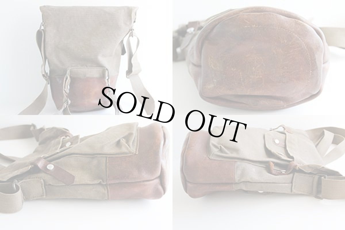 画像2: ビンテージ スウェーデン軍 ボトムレザー ガスマスクバッグ (2)