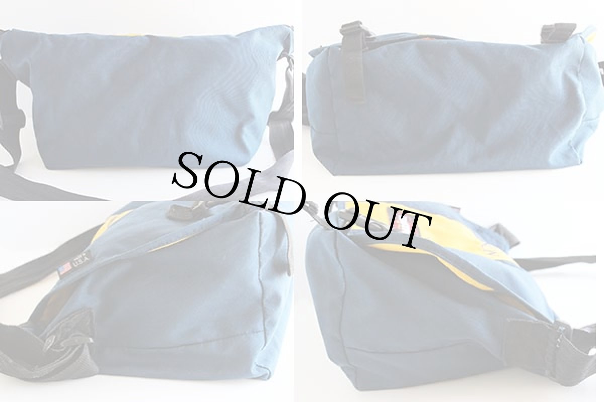 画像2: 90s USA製 EASTPAKイーストパック ショルダーバッグ 紺x黄 (2)