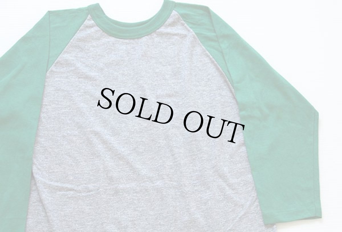 画像2: デッドストック★80s USA製 Bantam ツートン 七分袖 ラグランTシャツ 杢グレー×緑 M (2)