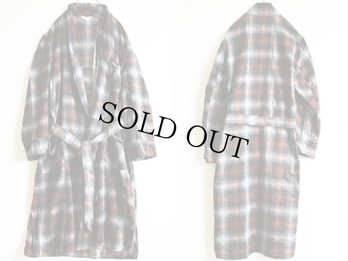 画像2: 60s USA製Harcourtチェック プリントネル ガウンL (2)