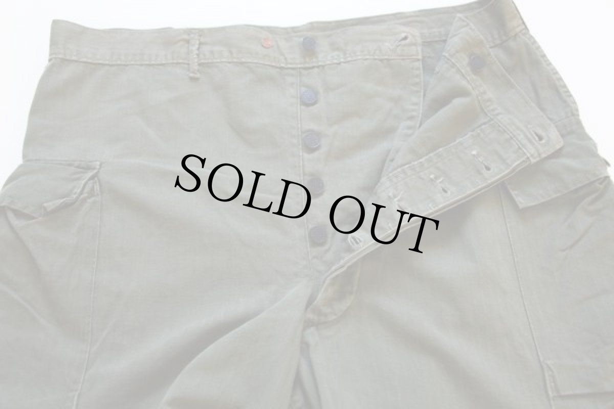 画像2: 40s 米軍 U.S.ARMY M-43 HBT ヘリンボーンツイル カーゴパンツ w42 L33 (2)