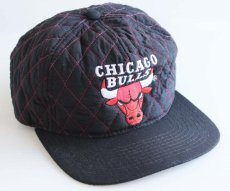 画像1: 90s STARTERスターター NBA CHICAGO BULLS シカゴ ブルズ キルティング ナイロンキャップ (1)