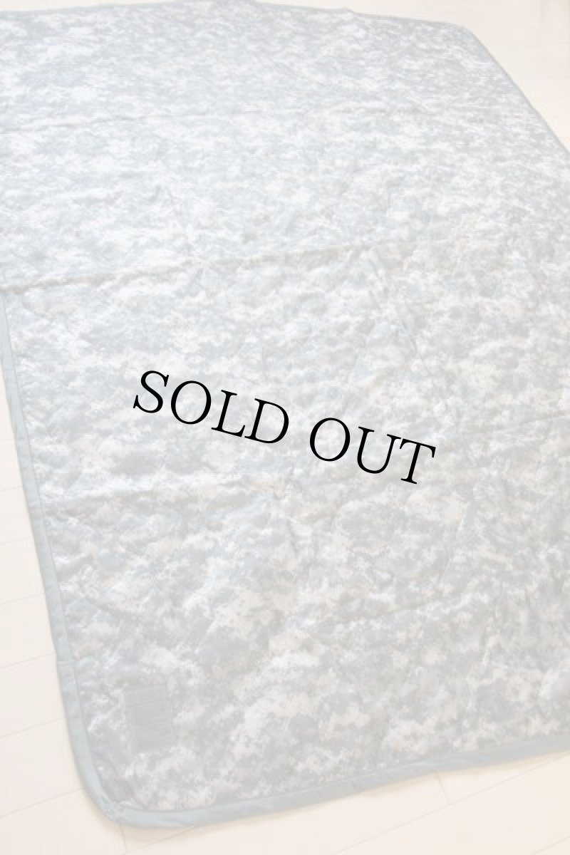 画像2: 10 米軍 デジタルカモ キルティング ポンチョライナー (2)