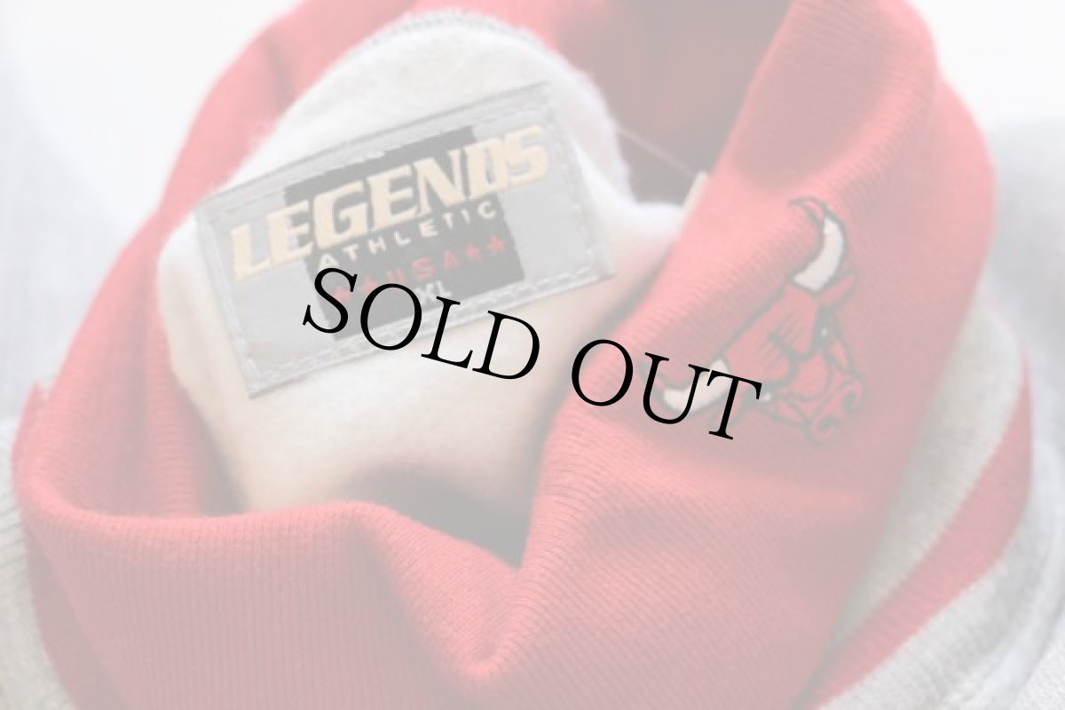 画像4: デッドストック★90s USA製 LEGENDS ATHLETIC BULLS シカゴ ブルズ 刺繍 タートルネック スウェット グレー×赤 (4)