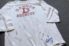 画像5: 90s USA製 Championチャンピオン NFL DENVER BRONCOS フットボールTシャツ ボロ ペンキ飛び 白 XL (5)