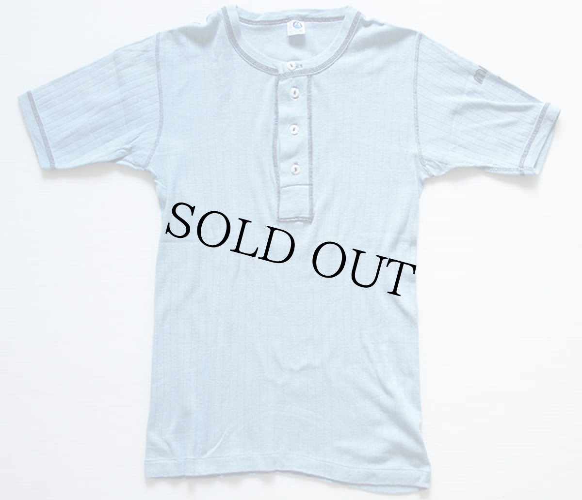 画像2: 70s USA製 ARTEX ヘンリーネック 針抜き コットンTシャツ 水色 M (2)