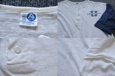 画像3: 70s USA製 ARTEX CONNECTICUT 染み込みプリント ヘンリーネック 七分袖 Tシャツ 白×紺 L (3)