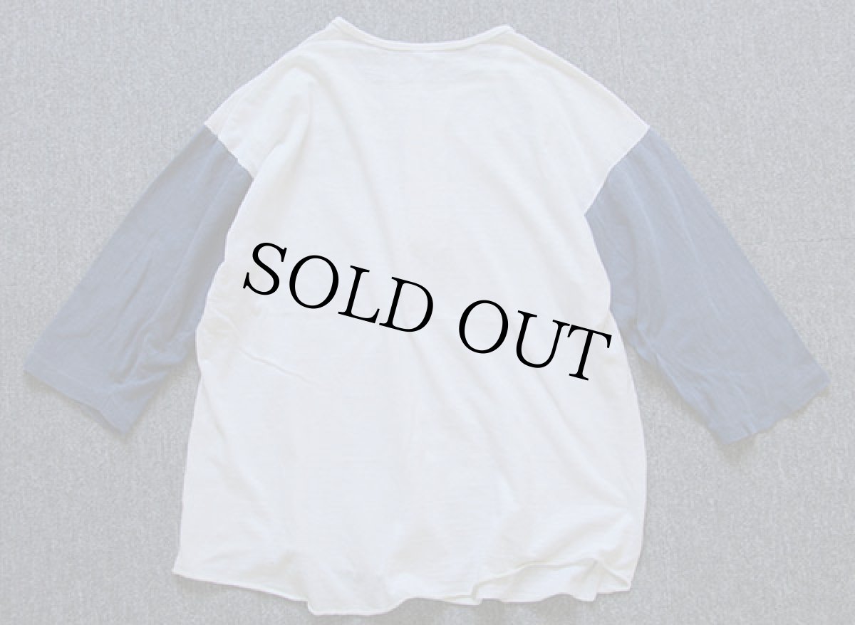 画像2: 70s USA製 ARTEX CONNECTICUT 染み込みプリント ヘンリーネック 七分袖 Tシャツ 白×紺 L (2)