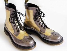 画像1: DR.MARTENSドクターマーチン HARRIE ウイングチップ 8ホールブーツ パテント ゴールド×ブロンズ UK7 (1)