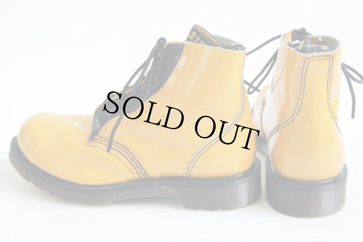 画像2: 英国製 DR.MARTENSドクターマーチン キャップトゥ 6ホールブーツ パテント マスタード UK5 (2)