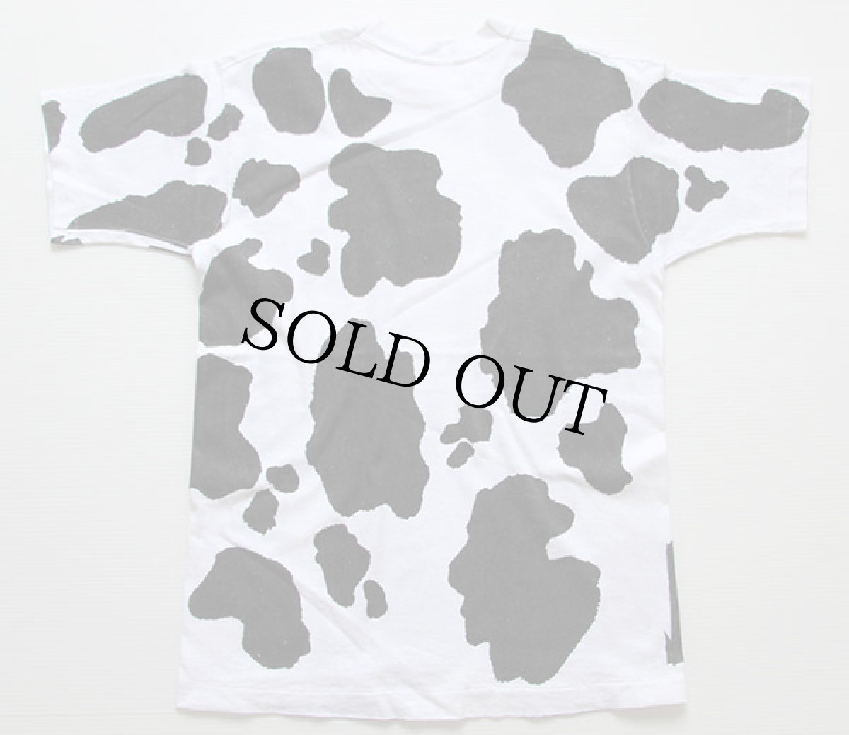 画像3: 90s USA製 牛柄 オールオーバープリント コットンTシャツ 白x黒 M (3)