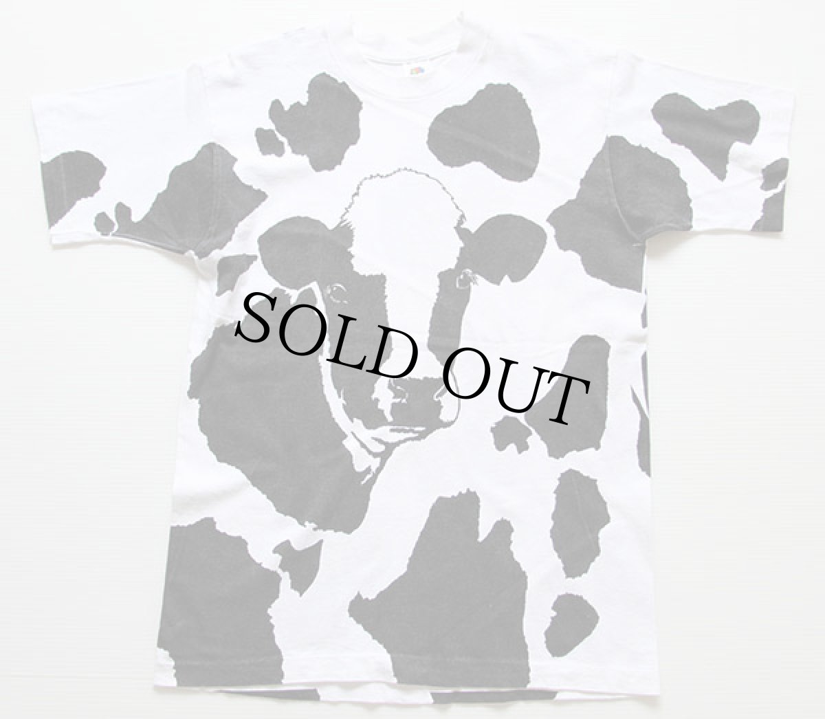画像2: 90s USA製 牛柄 オールオーバープリント コットンTシャツ 白x黒 M (2)