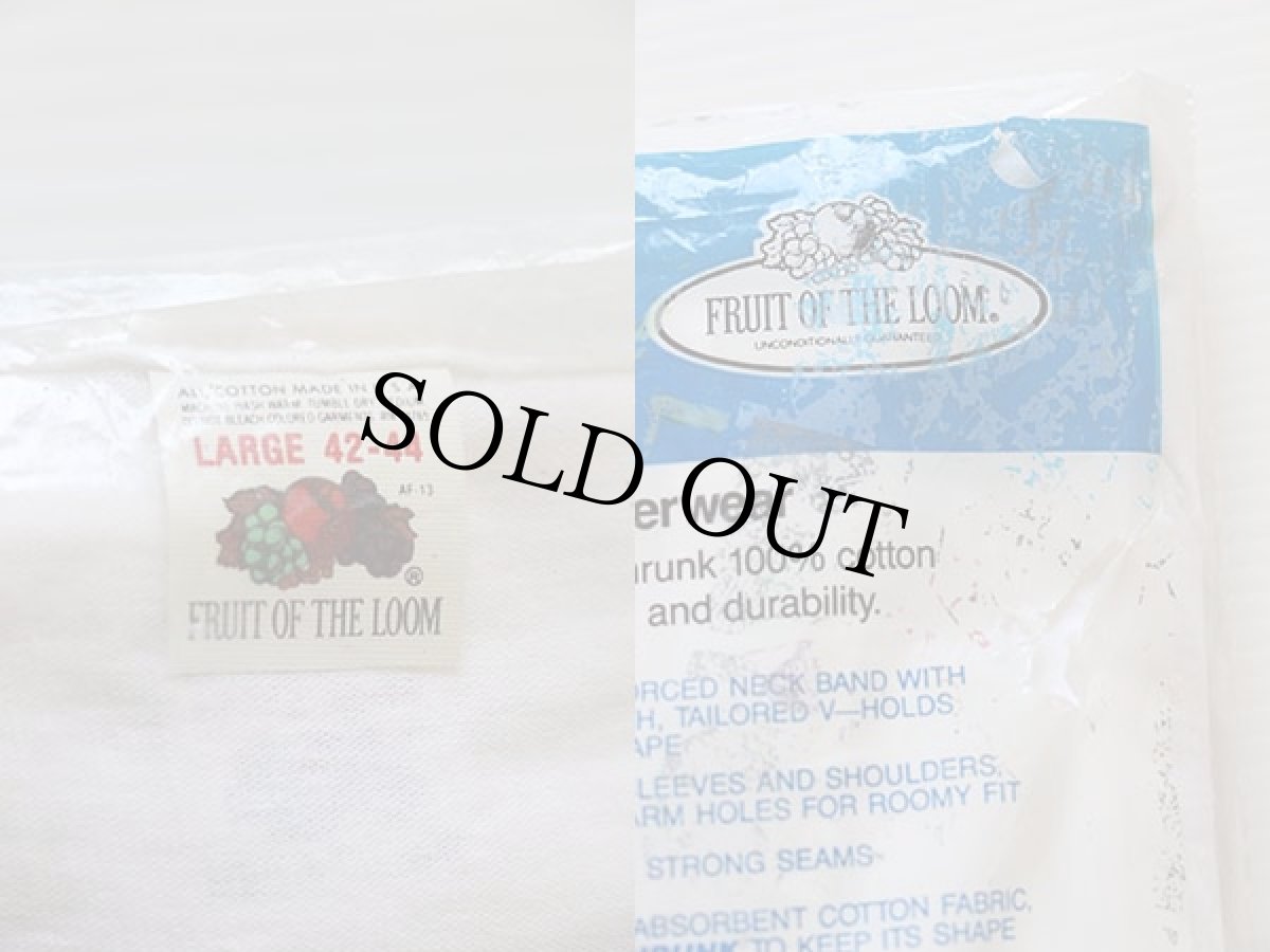 画像3: デッドストック★80s USA製 FRUIT OF THE LOOM 無地 Vネック コットンTシャツ 白 L 3パック (3)