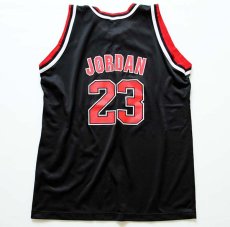 画像2: Championチャンピオン NBA BULLS シカゴ ブルズ JORDAN ジョーダン 23 ユニフォーム 黒×赤×白 ボーイズXL (2)