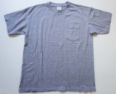 画像2: デッドストック★90s USA製 AMERICAN BORN Marlboroマルボロ ロゴ ポケットTシャツ グレー XL (2)
