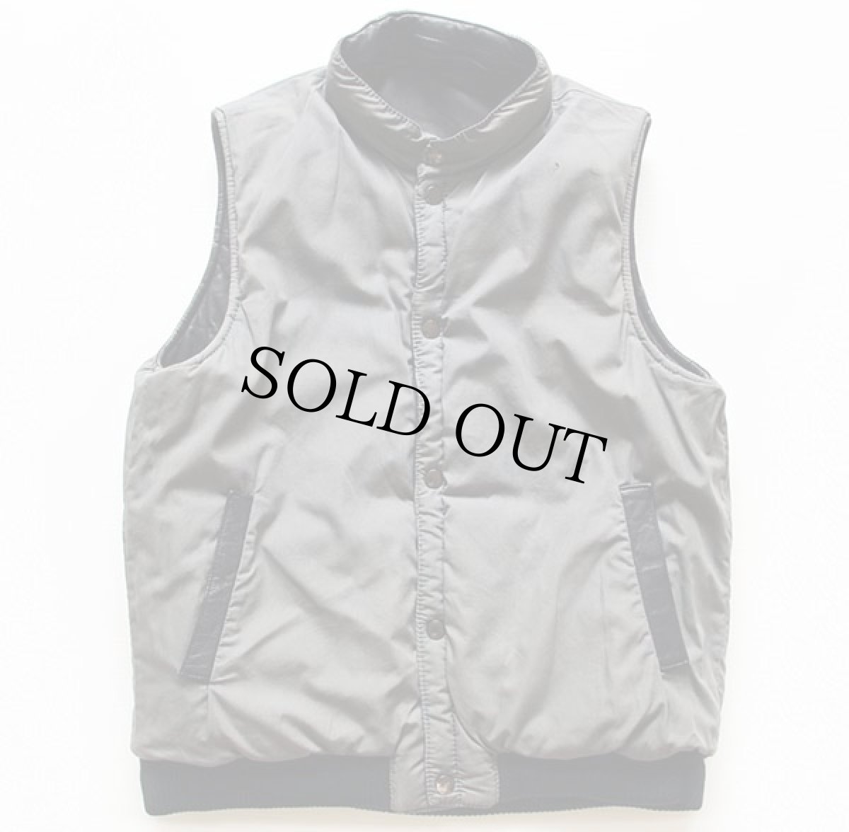 画像4: 80s UNKNOWN リバーシブル 中綿入り レザーベスト 黒×グレー (4)