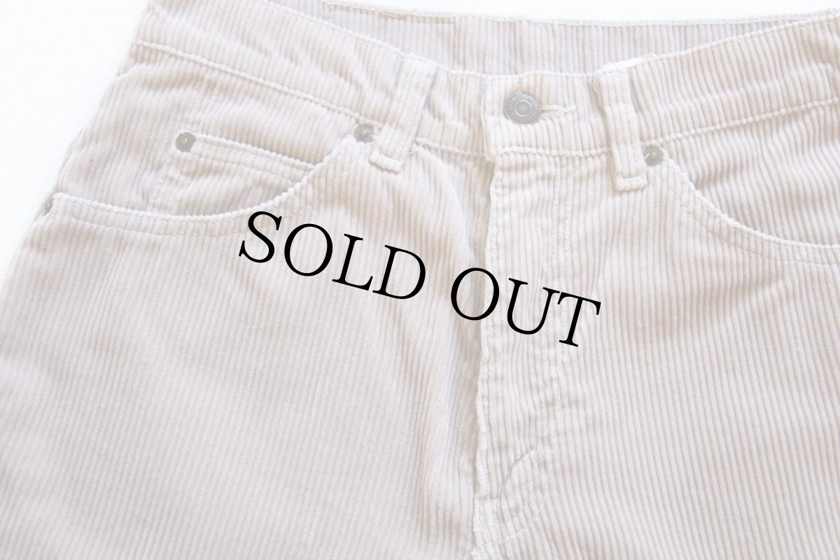 画像2: 90s Levi'sリーバイス 562 LOOSE FIT 太畝 コーデュロイパンツ ベージュ w29 L32 (2)