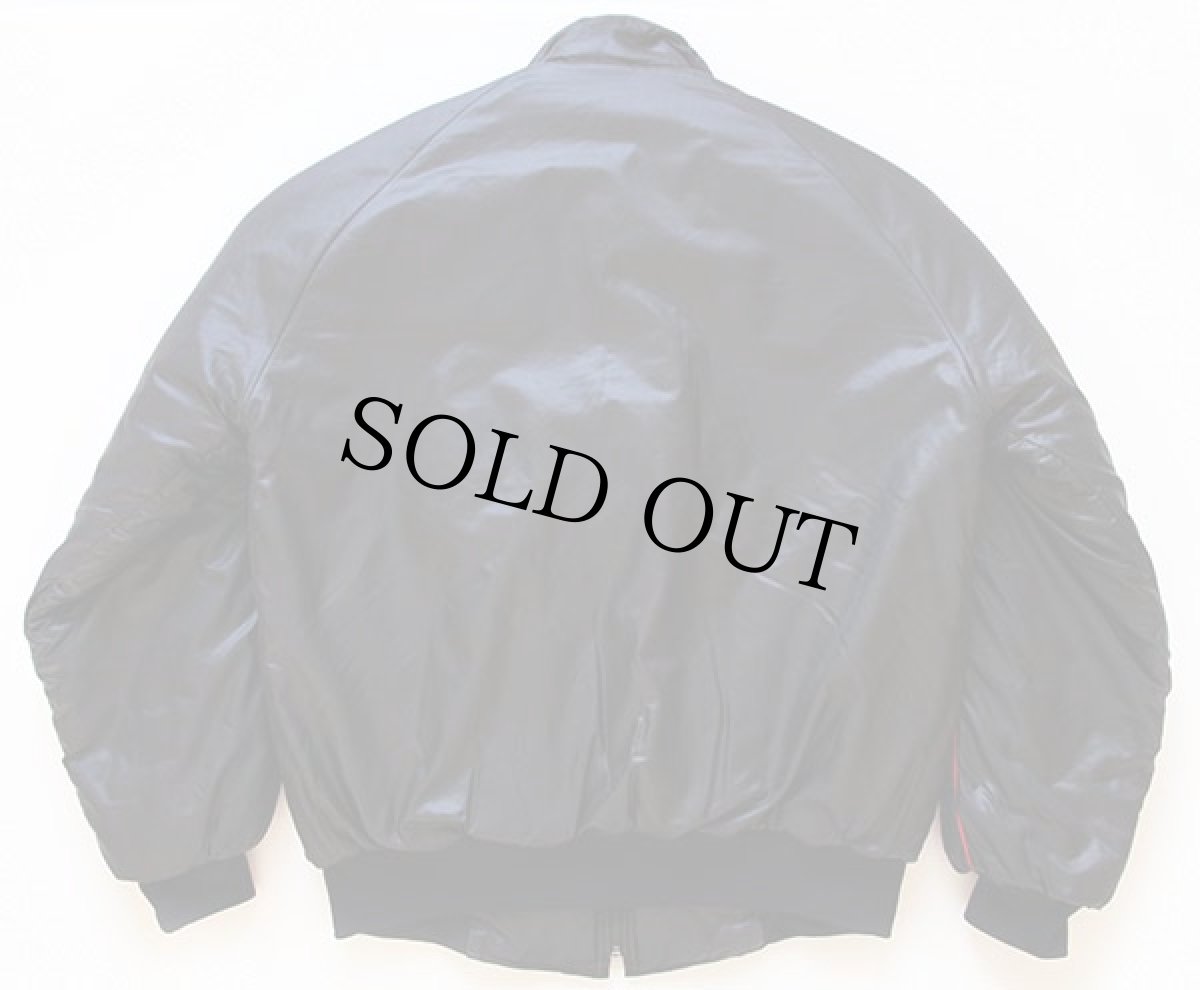 画像2: 80s USA製 Coca-Colaコカコーラ ロゴ刺繍 中綿入り ナイロンジャケット 黒 L (2)