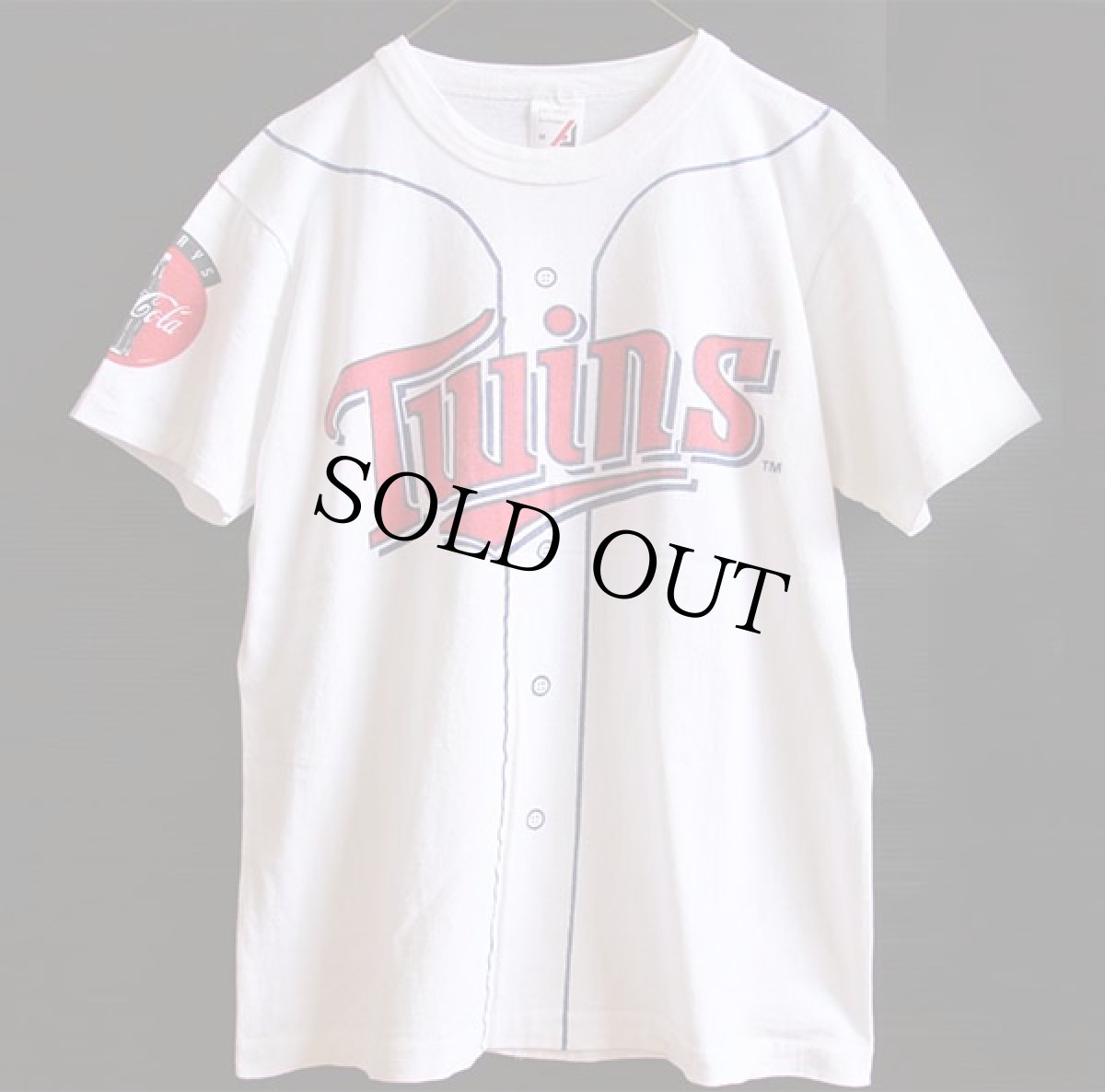 画像1: 90s USA製 MLB Twins Coca-Colaコカコーラ ベースボールシャツ 騙し絵 コットンTシャツ 白 M (1)