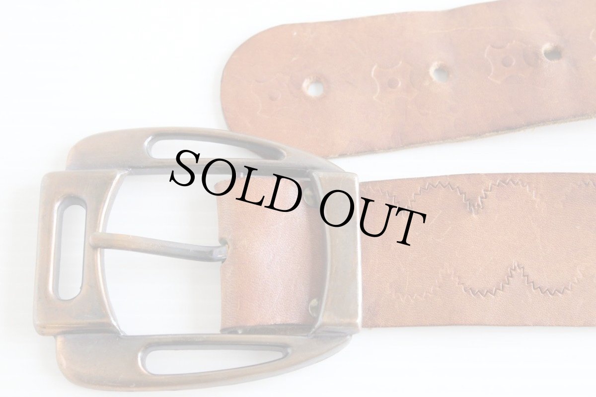 画像2: ビンテージ UNKNOWN カービング レザーベルト 茶★1079 (2)