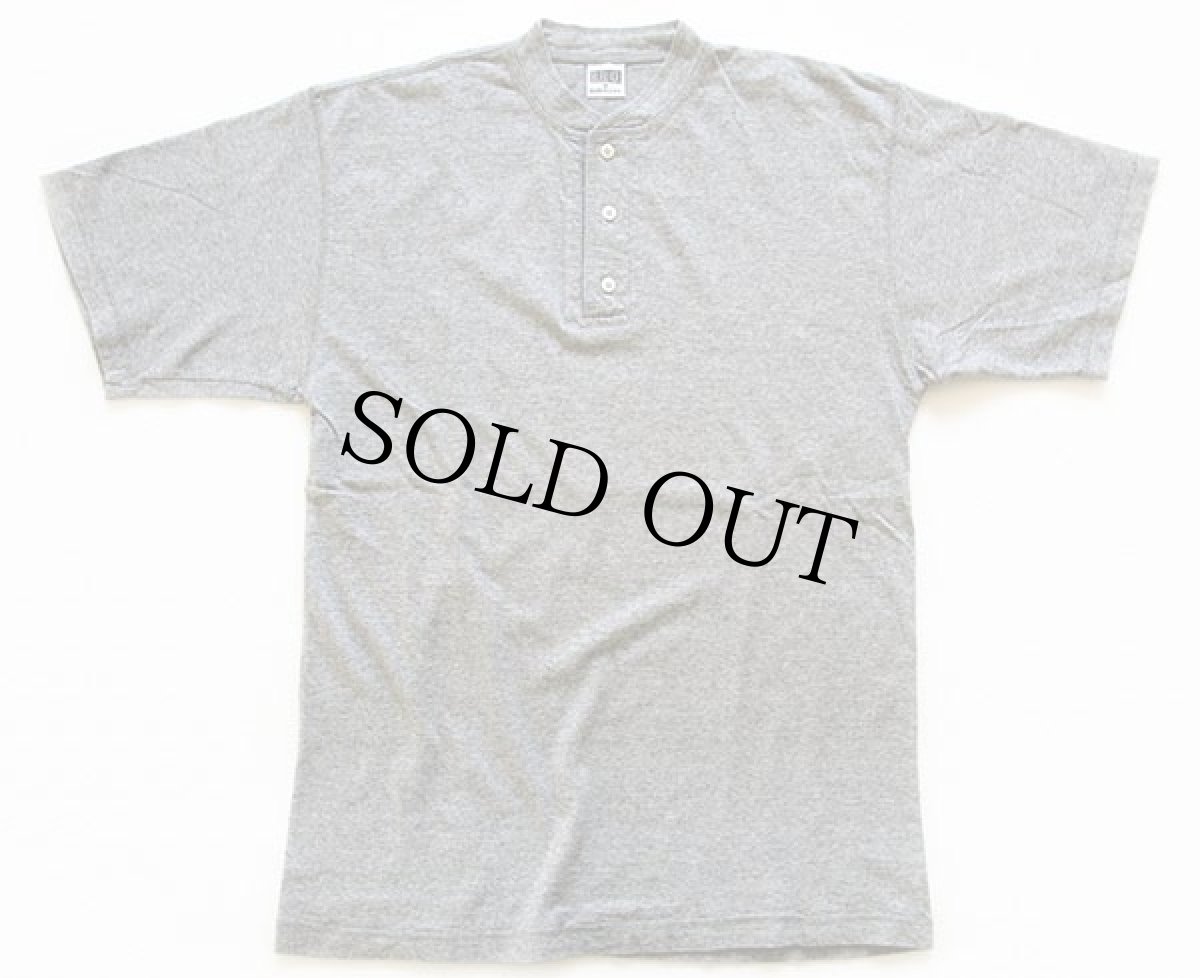 画像2: デッドストック★90s USA製 BLEU ICE ヘンリーネック Tシャツ グレー S (2)