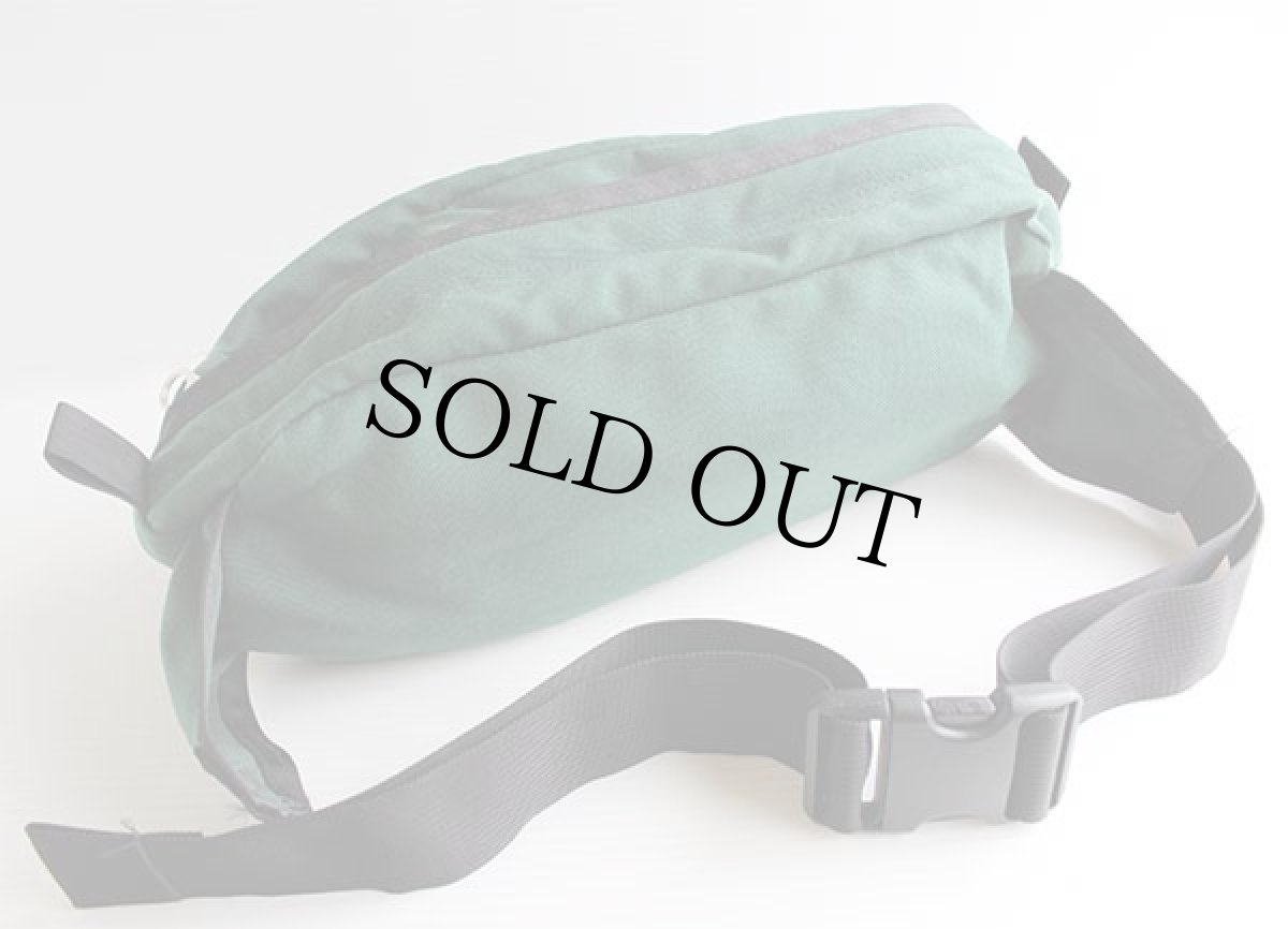 画像2: USA製 BATTLE LAKE ボトムレザー ナイロン ウエストバッグ 緑 (2)