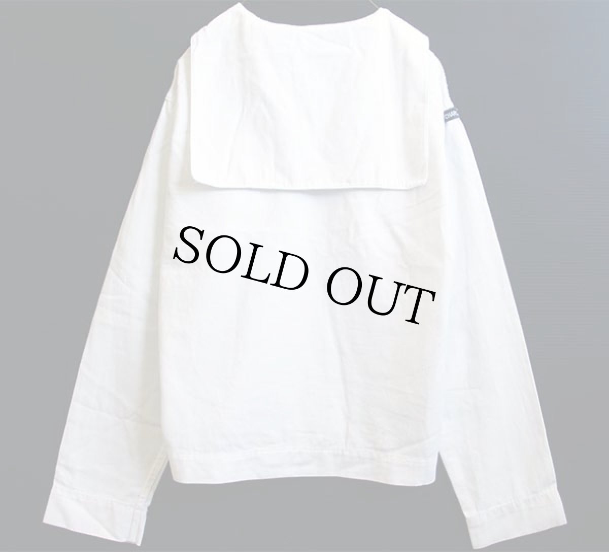 画像2: ビンテージ 米軍 U.S.NAVY U.S.S.CHARLES S.SPERRY パッチ付き セーラーシャツ 白 (2)