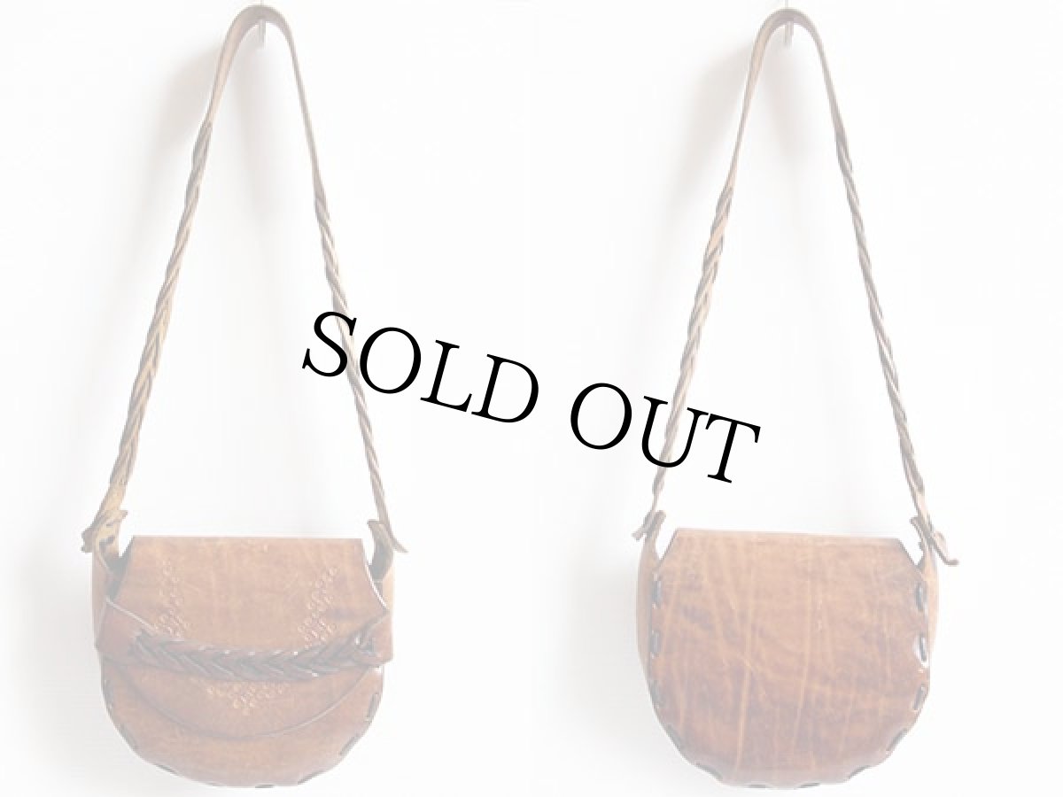 画像2: 70s カービング レザー ショルダーバッグ 茶 (2)