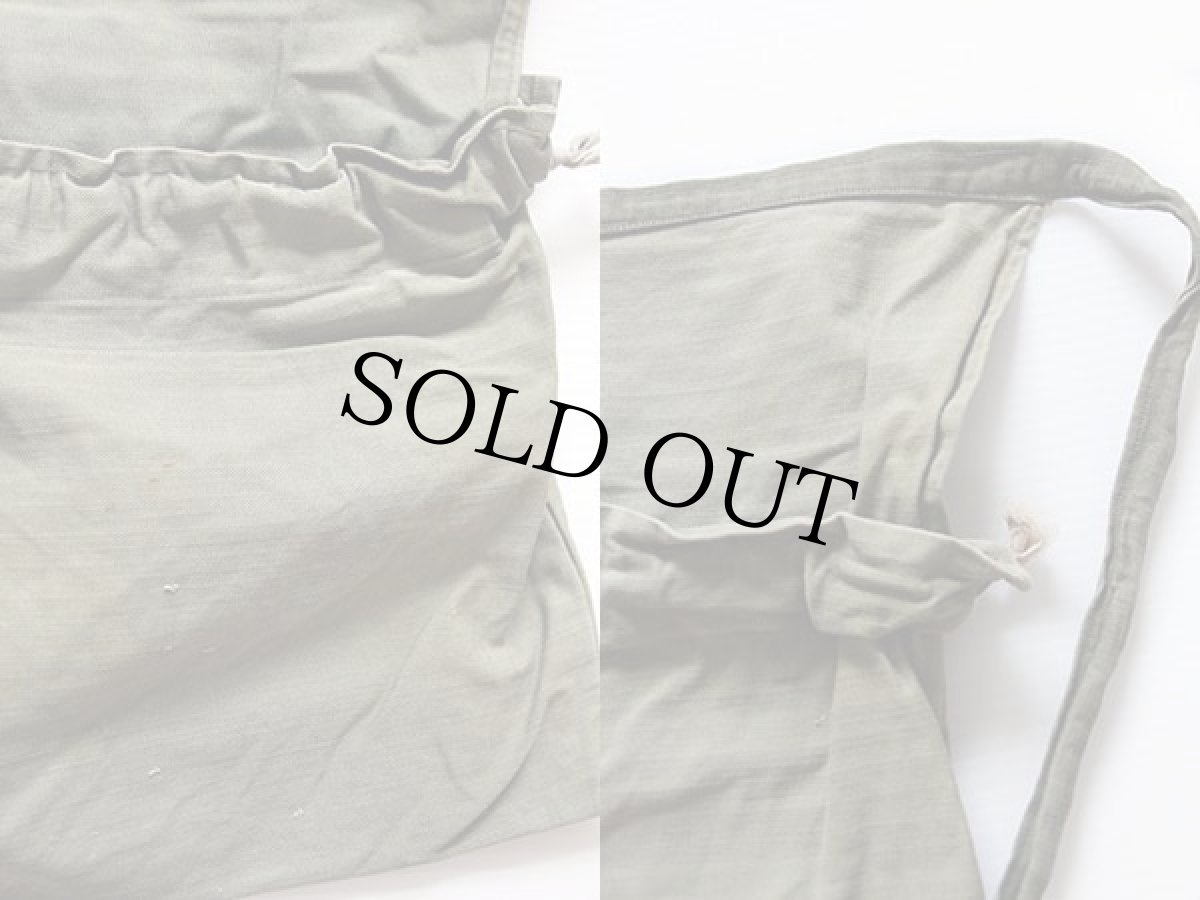 画像3: 40s AMERICAN RED CROSS HBT ヘリンボーンツイル エプロン バッグ オリーブ (3)