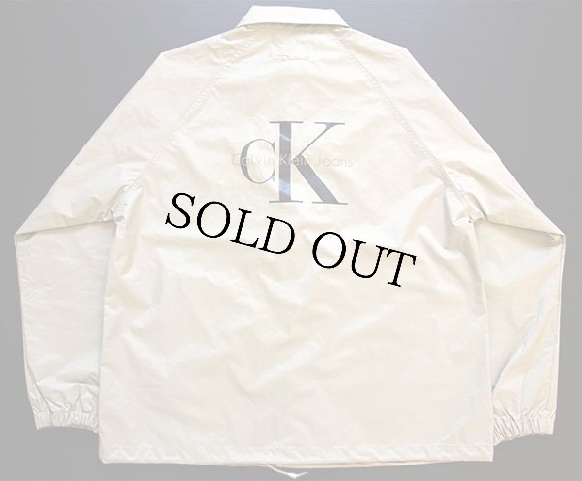 画像2: 90s Calvin Klein Jeans カルバンクライン ロゴ ナイロン コーチジャケット グレーベージュ L (2)