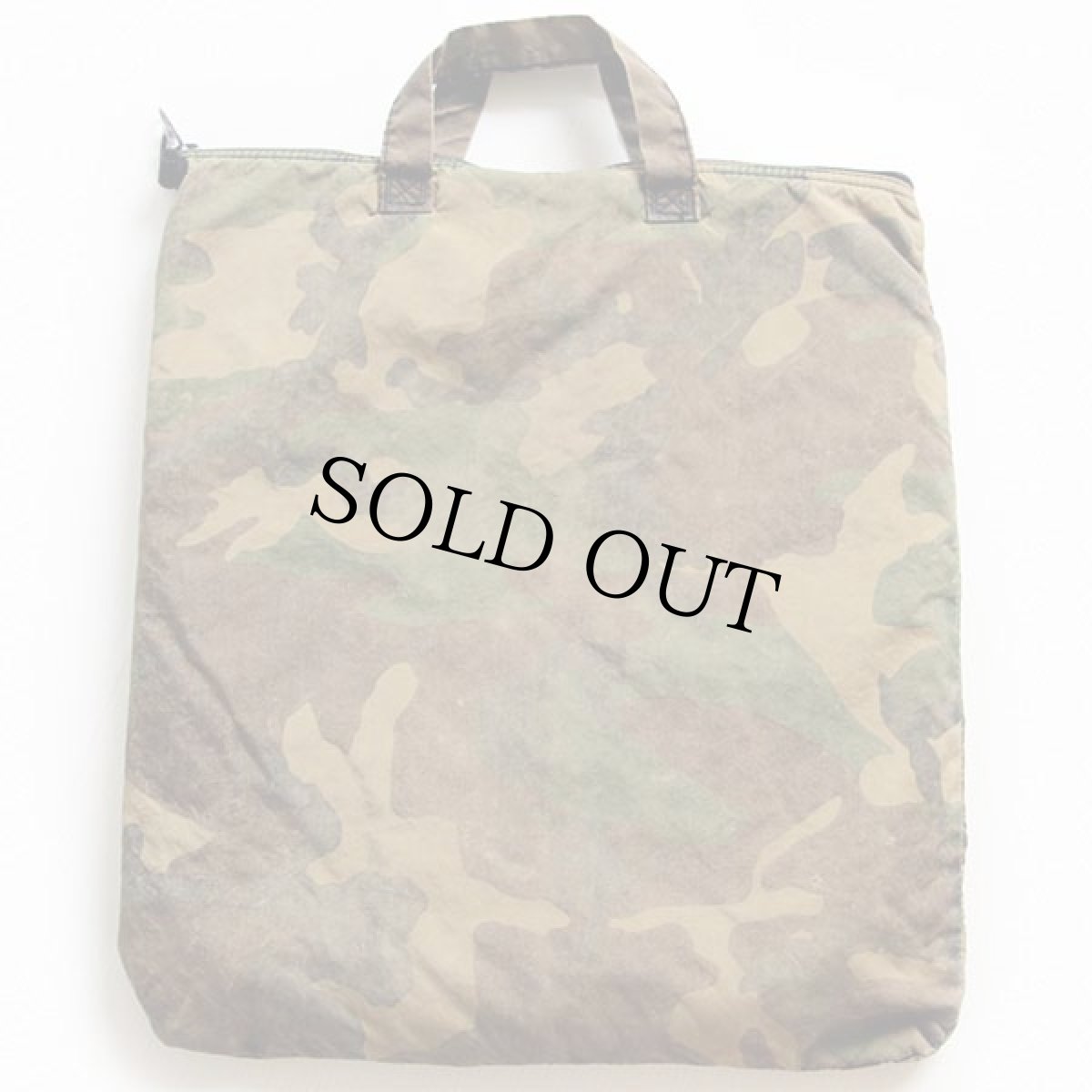 画像2: 米軍 ウッドランドカモ ナイロン ヘルメットバッグ (2)