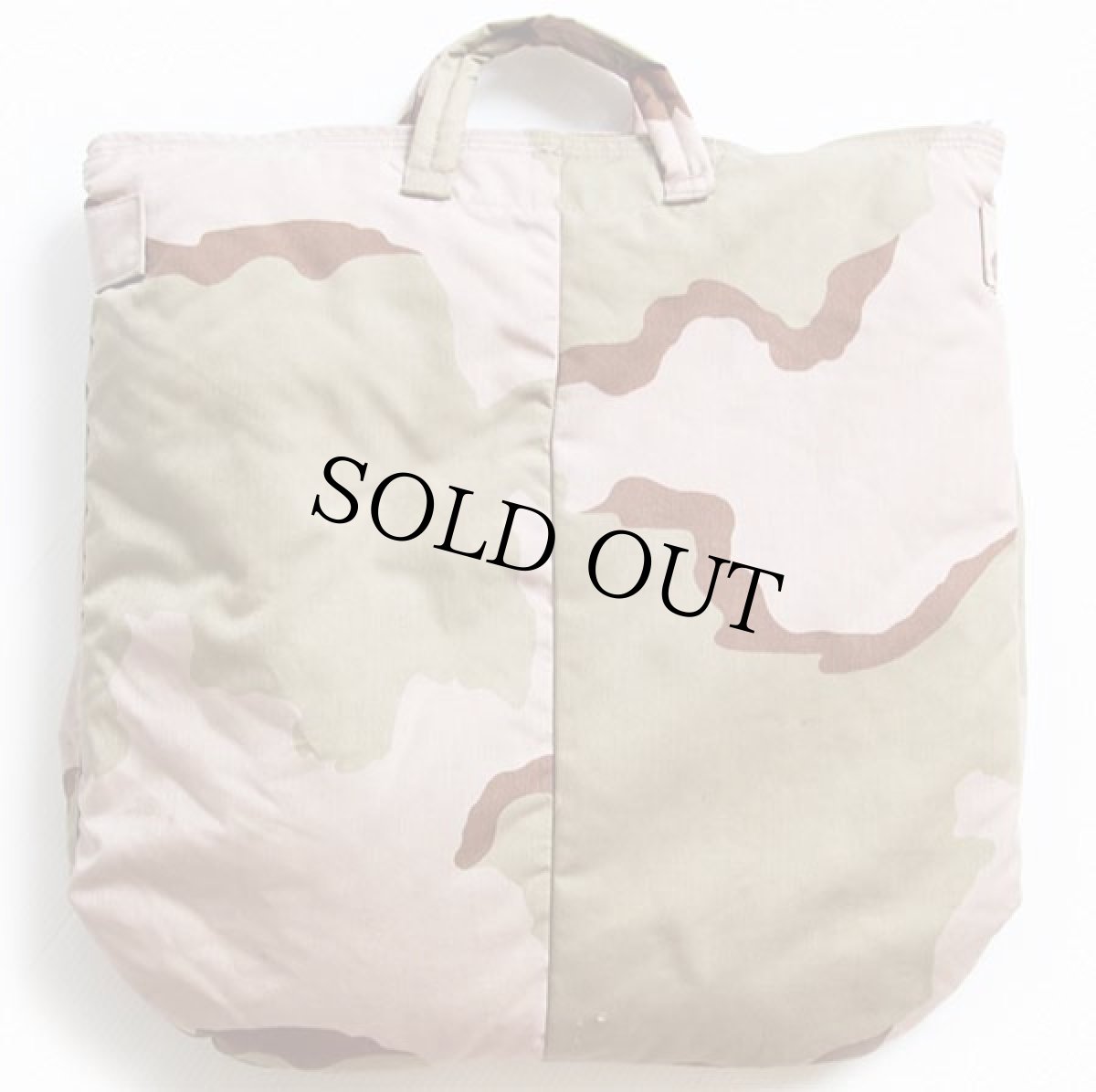 画像2: 米軍 デザートカモ ナイロン ヘルメットバッグ (2)