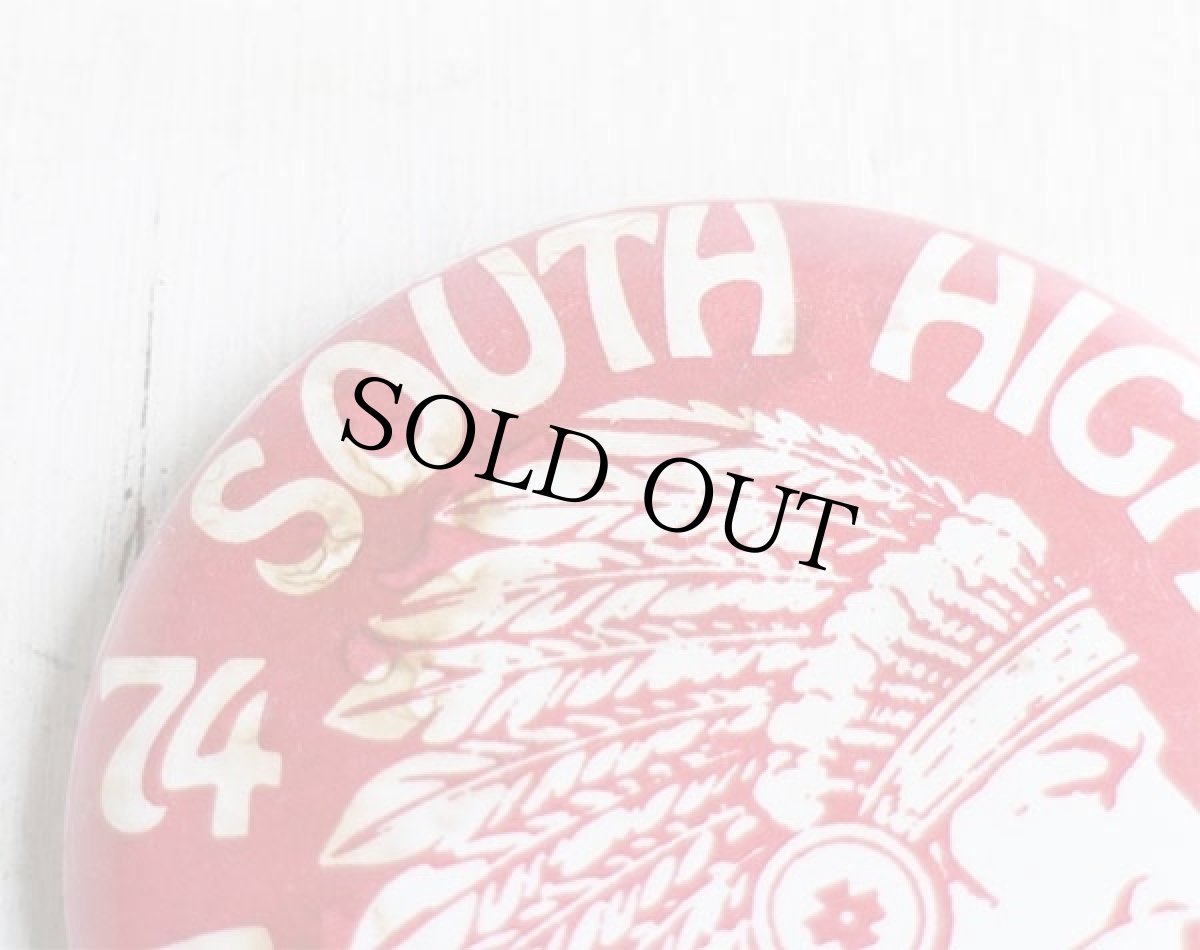 画像3: 70s 74-75 SOUTH HIGH BOOSTER CLUB インディアンヘッド 缶バッジ (3)