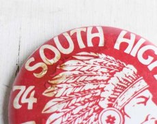 画像3: 70s 74-75 SOUTH HIGH BOOSTER CLUB インディアンヘッド 缶バッジ (3)