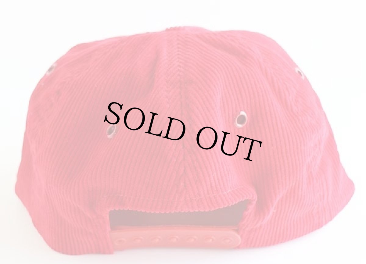 画像2: 90s Marlboro マルボロ ロゴ刺繍 コーデュロイキャップ 赤 (2)